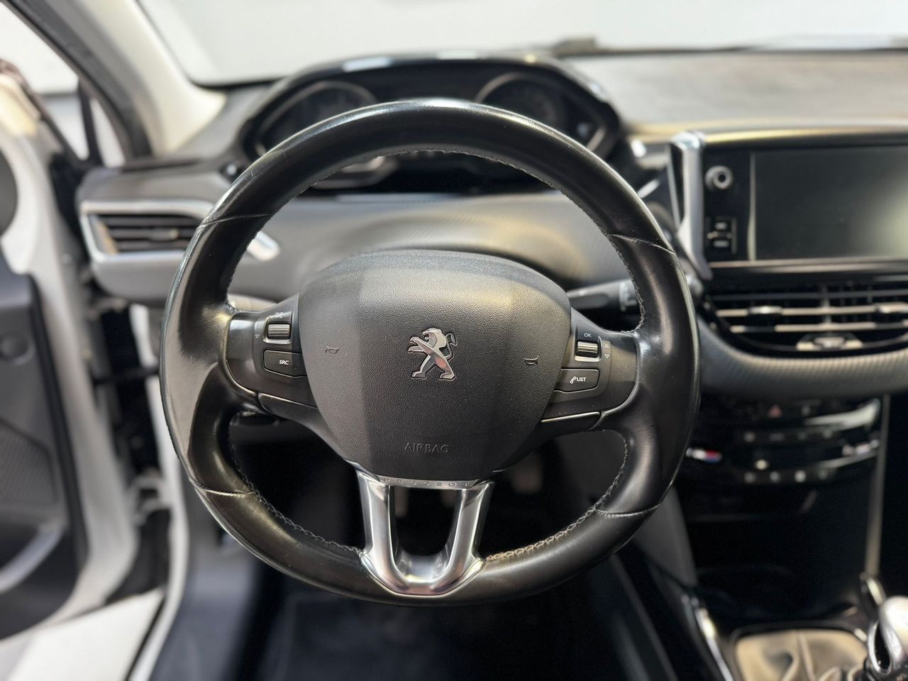Peugeot 2008 Allure 1.6 BlueHDi 120 - Foto 2