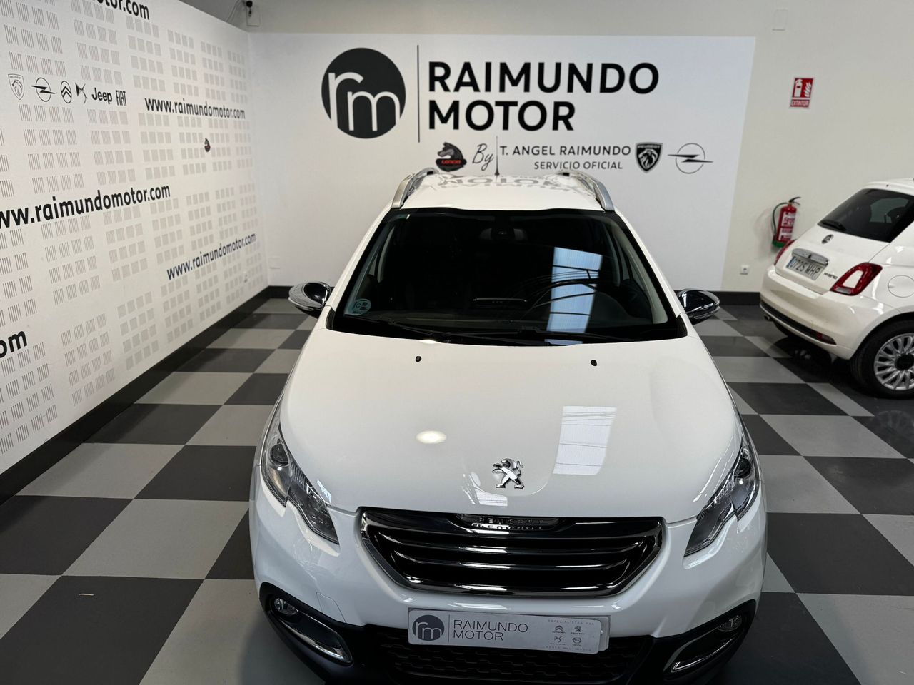 Peugeot 2008 Allure 1.6 BlueHDi 120 - Foto 2