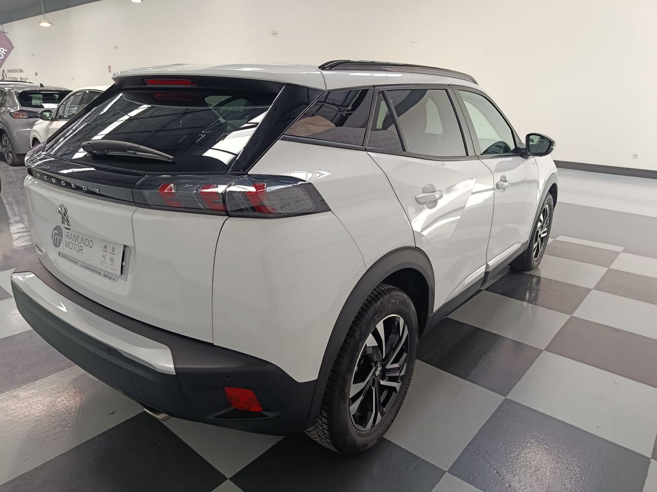 Peugeot 2008 Allure Pack BlueHDi 110 - Foto 2