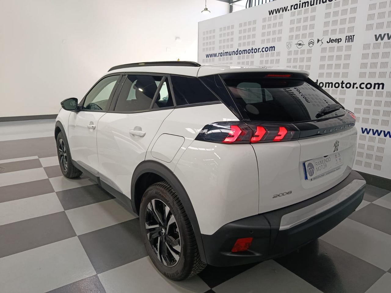 Peugeot 2008 Allure Pack BlueHDi 110 - Foto 2