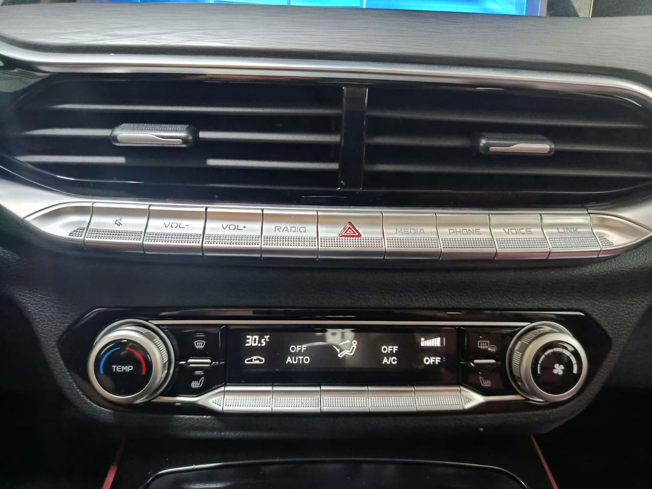 Bestune T77 1.5 160 cv - Foto 2