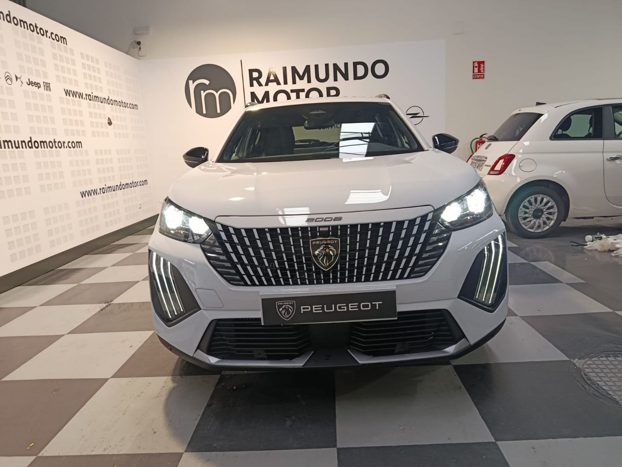 Peugeot 2008 ALLURE HYBRID 136CV  1.2 - Foto 2