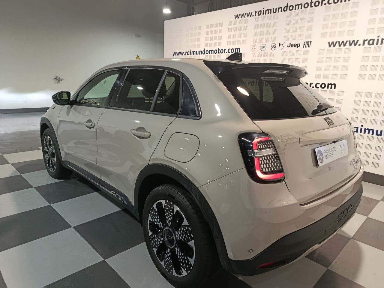 Fiat 600 MHEV LA PRIMA 1.2 100CV DDCT - Foto 2