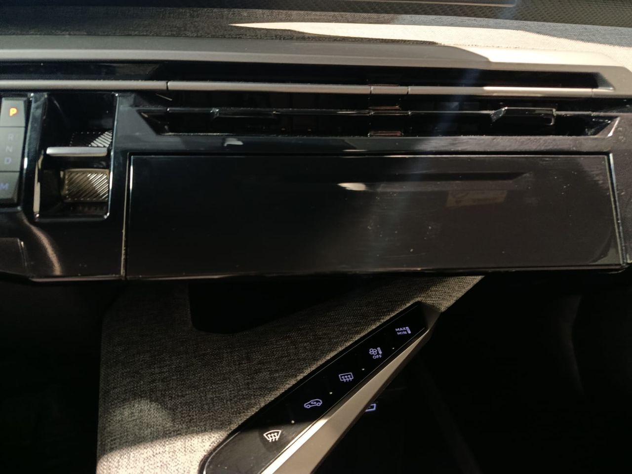 Peugeot 5008 Hybrid 145 e-DCS6 Allure - Foto 2