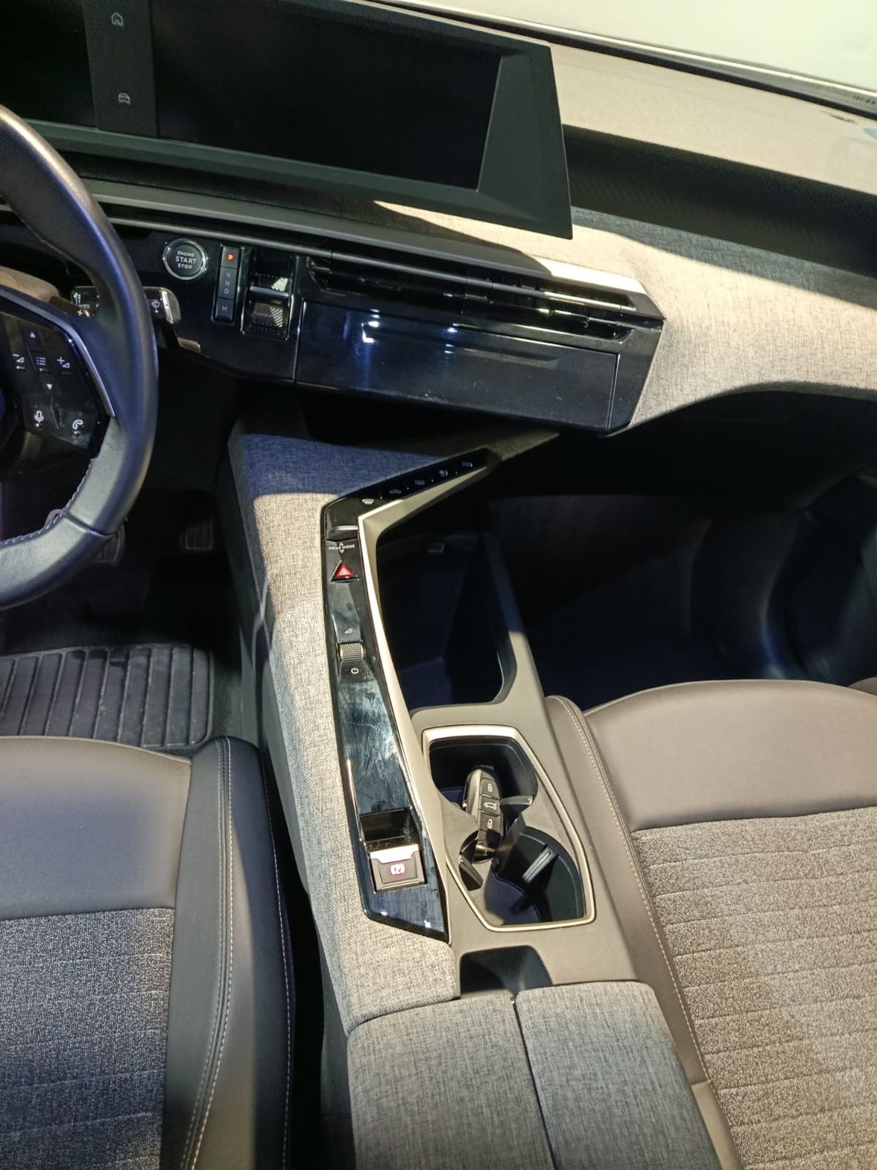 Peugeot 5008 Hybrid 145 e-DCS6 Allure - Foto 2