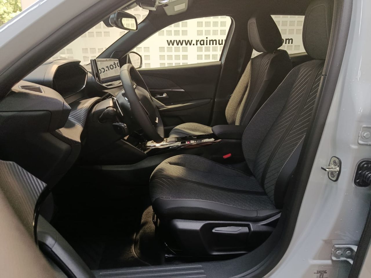 Peugeot 2008 Allure Hybrid 136 e-DCS6 - Foto 2