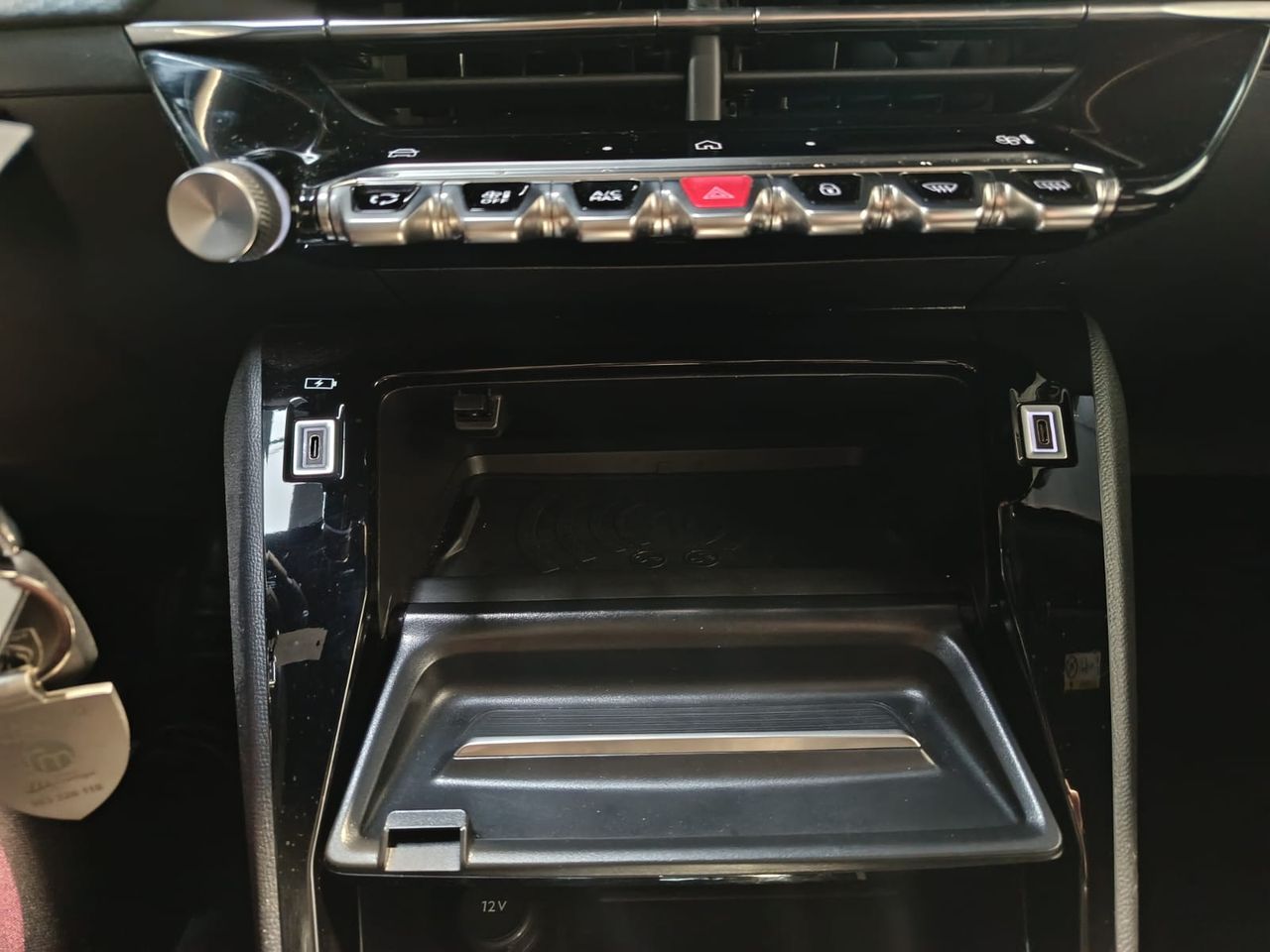 Peugeot 2008 Allure Hybrid 136 e-DCS6 - Foto 2