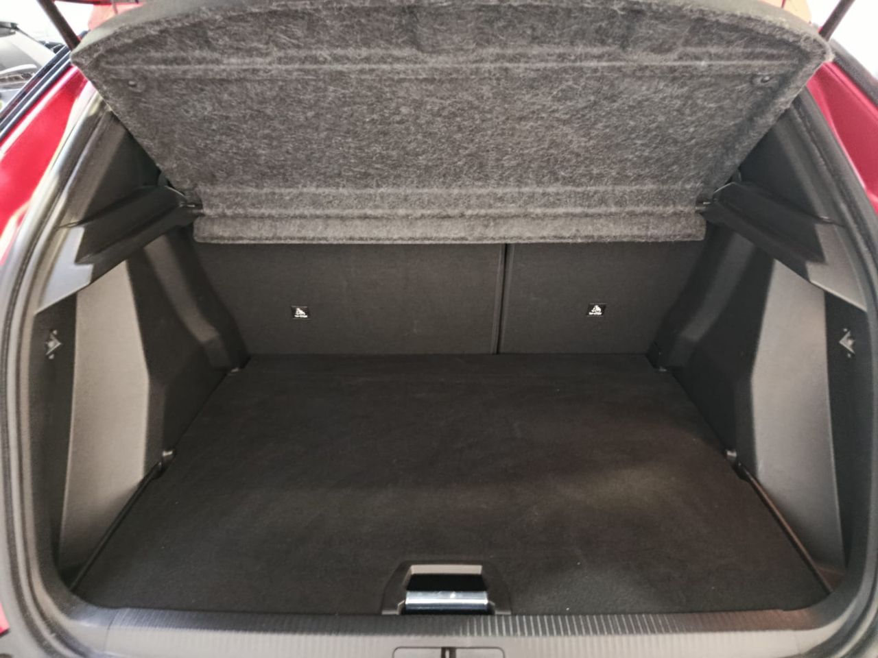 Peugeot 2008 Allure Hybrid 136 e-DCS6 - Foto 2