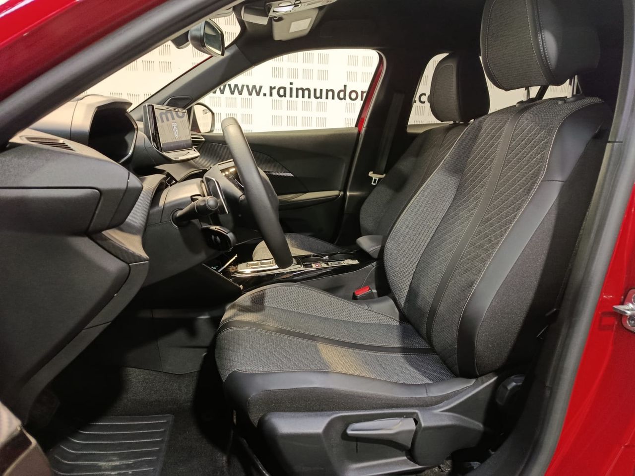 Peugeot 2008 Allure Hybrid 136 e-DCS6 - Foto 2