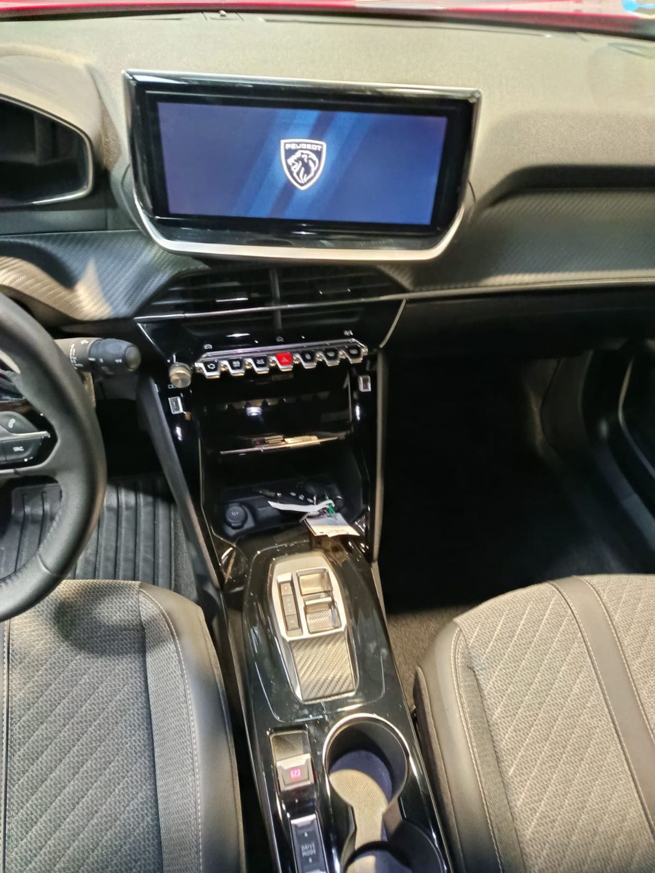 Peugeot 2008 Allure Hybrid 136 e-DCS6 - Foto 2