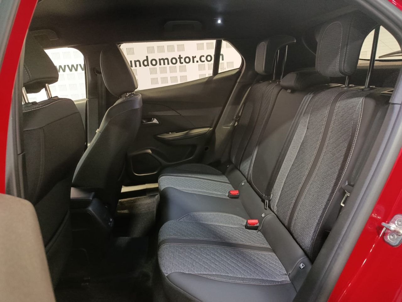 Peugeot 2008 Allure Hybrid 136 e-DCS6 - Foto 2