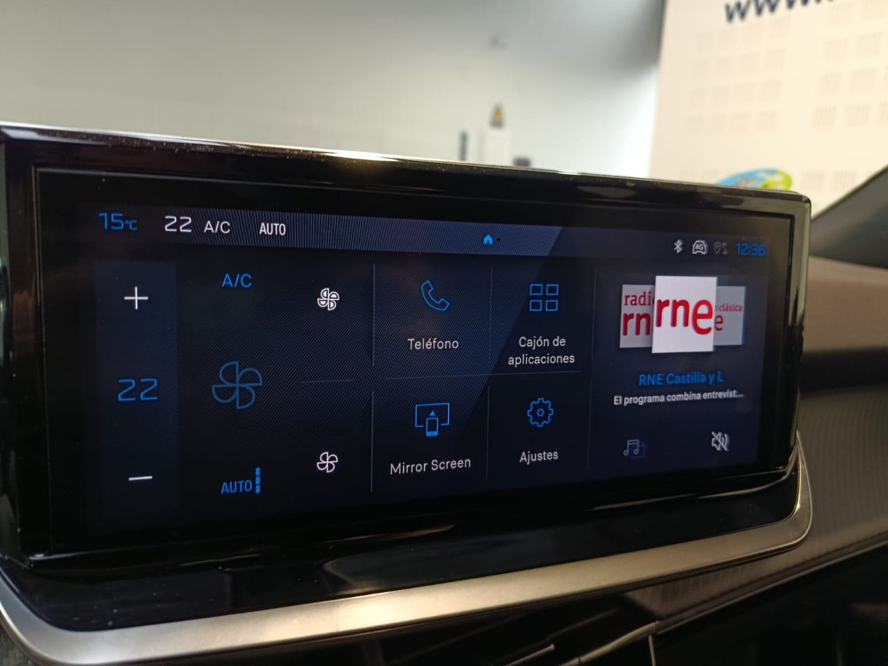 Peugeot 2008 Allure Hybrid 136 e-DCS6 - Foto 2