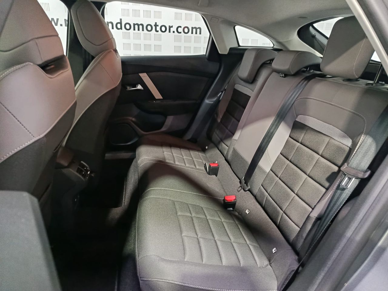 Citroën C4 Hybrid 136 Business Edition - Foto 2