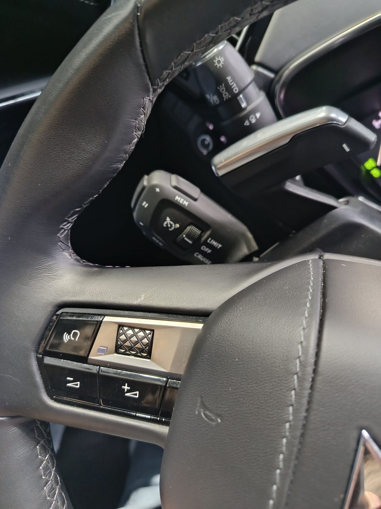 DS DS 7 7 Rivoli BlueHDi 130 Aut. - Foto 2