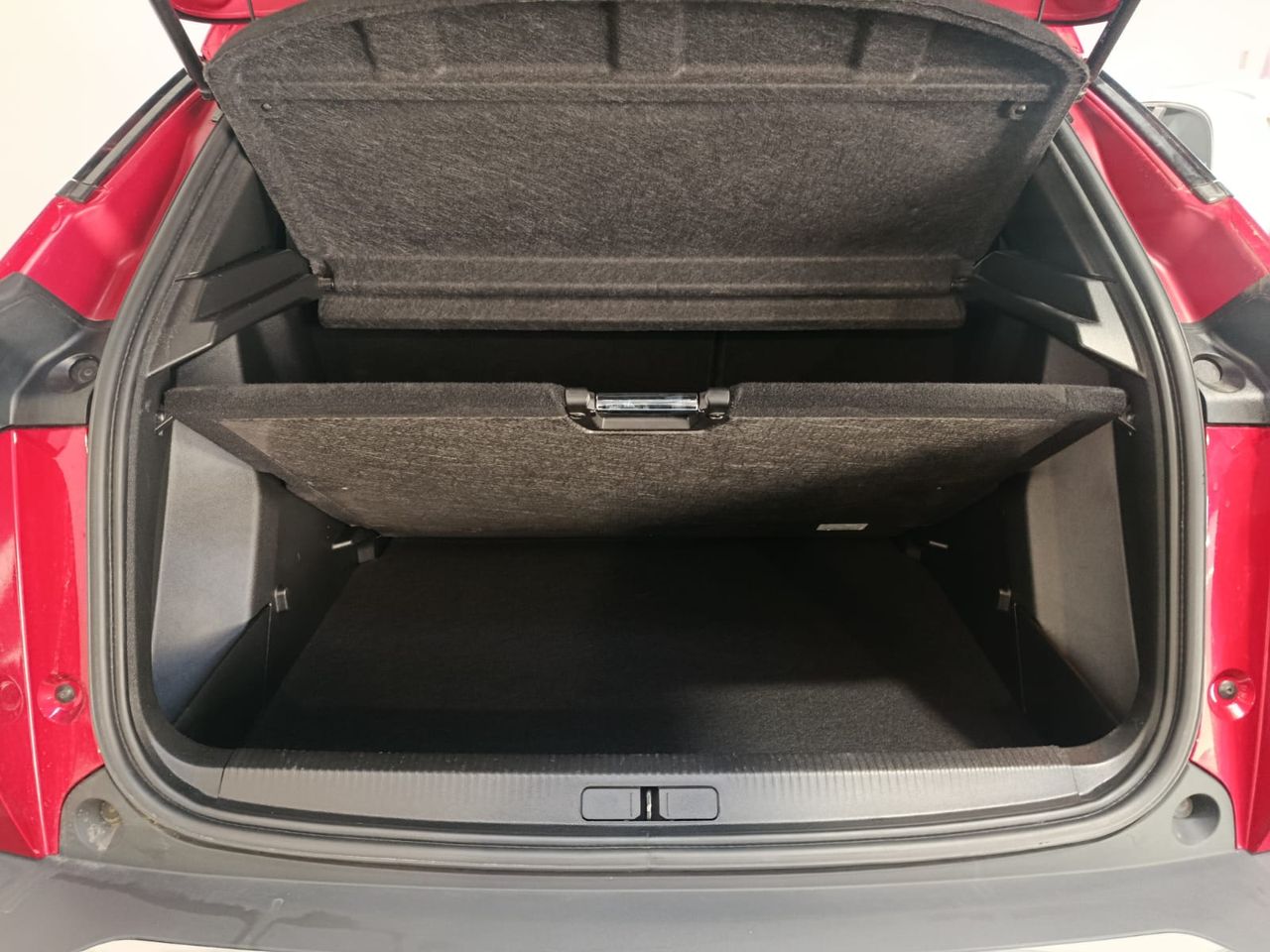 Peugeot 2008 Allure BlueHDi 130 EAT8 - Foto 2