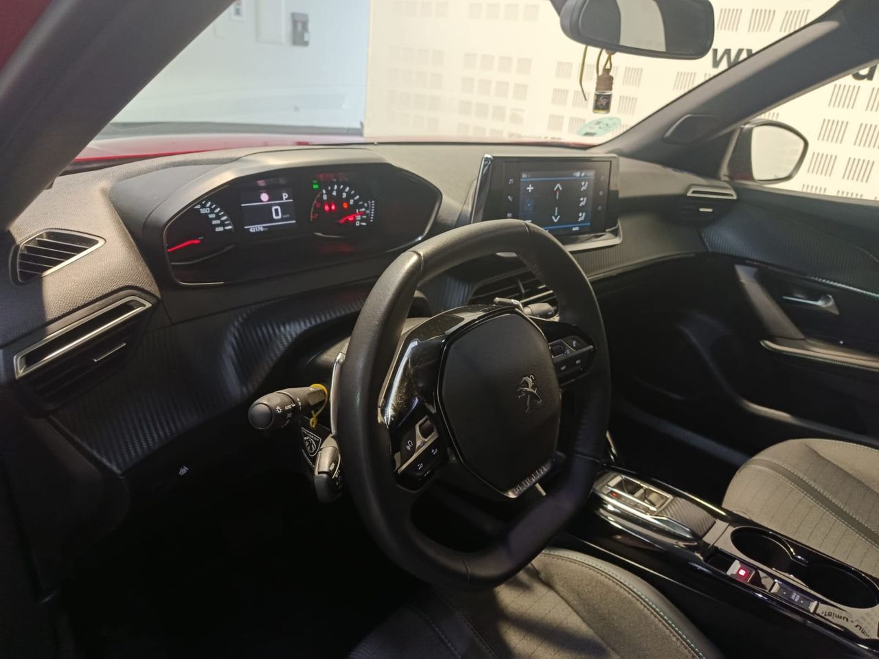 Peugeot 2008 Allure BlueHDi 130 EAT8 - Foto 2