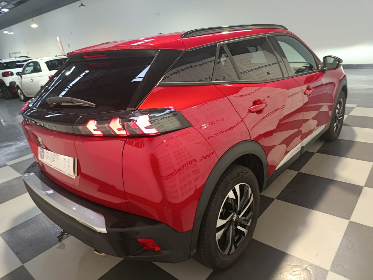 Peugeot 2008 Allure BlueHDi 130 EAT8 - Foto 2