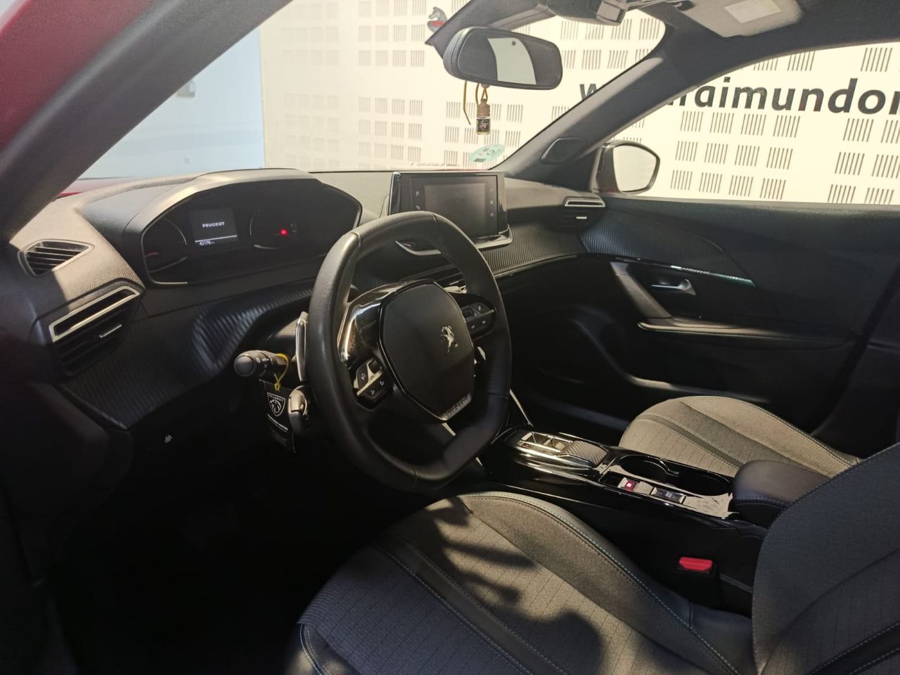 Peugeot 2008 Allure BlueHDi 130 EAT8 - Foto 2