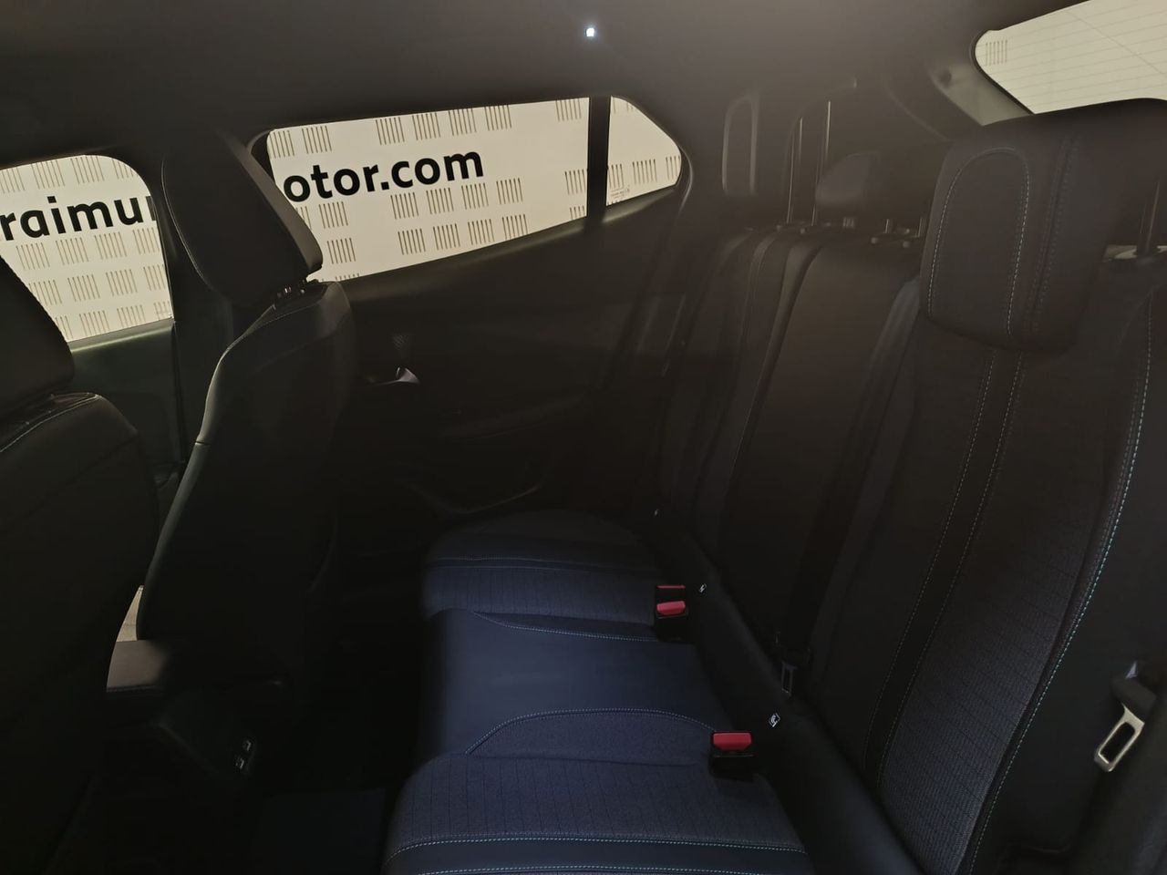 Peugeot 2008 Allure BlueHDi 130 EAT8 - Foto 2