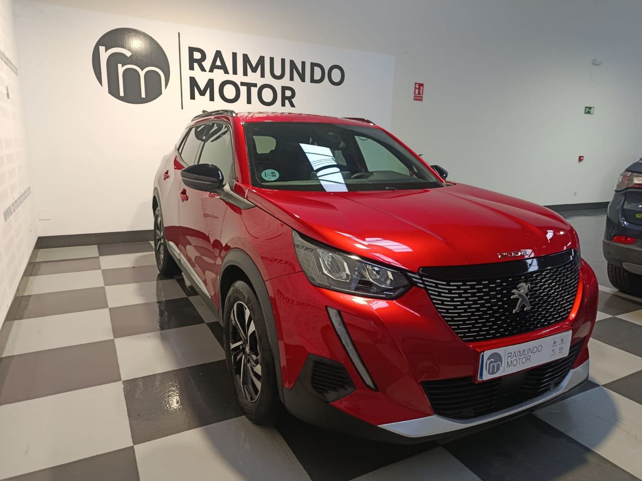 Peugeot 2008 Allure BlueHDi 130 EAT8 - Foto 2