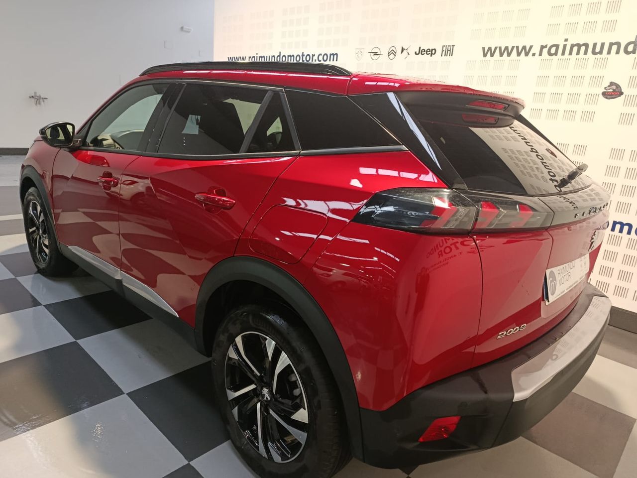 Peugeot 2008 Allure BlueHDi 130 EAT8 - Foto 2