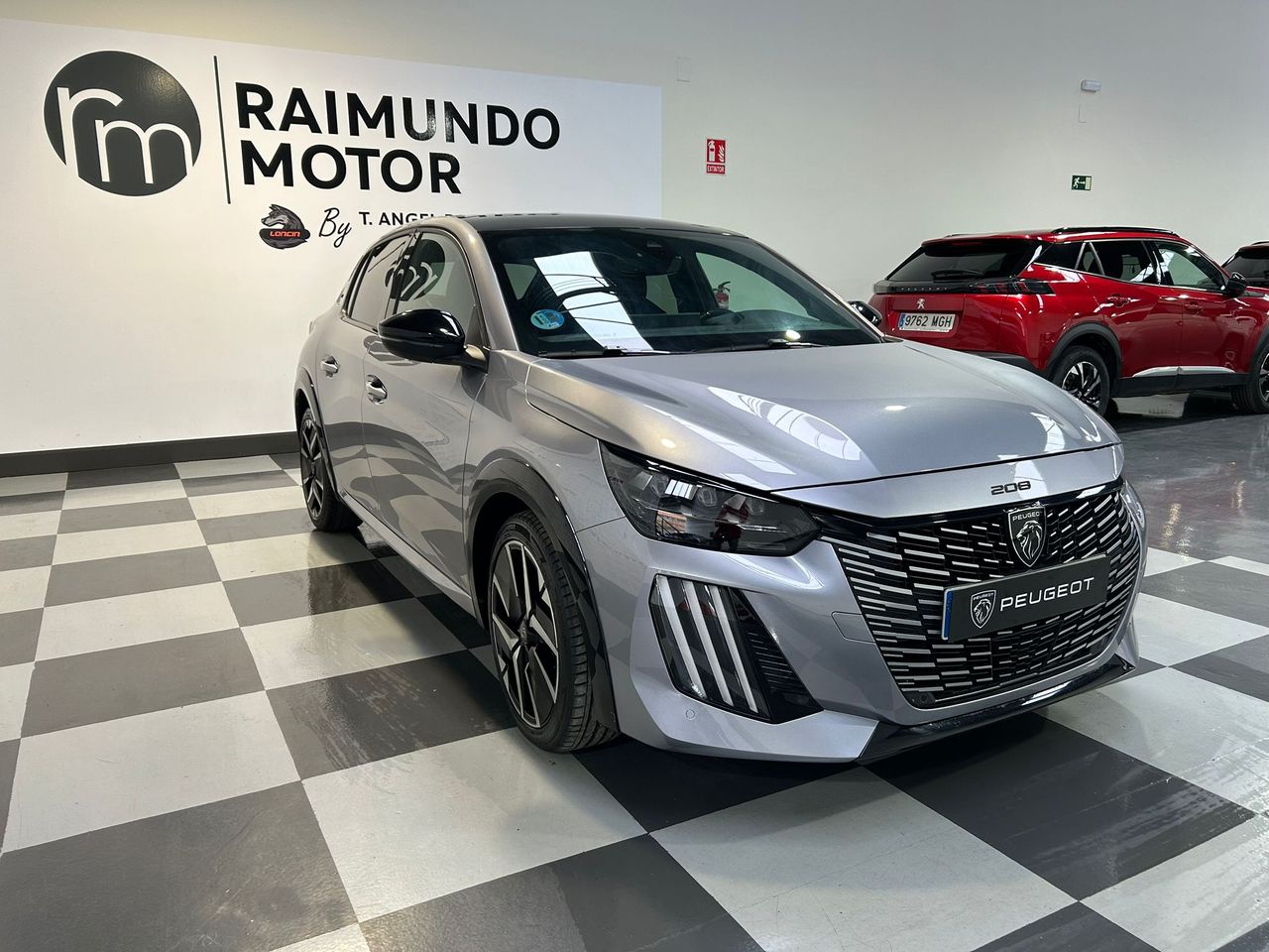 Peugeot 208 HYBRID GT 145CV - Foto 2