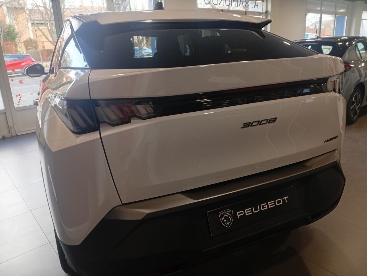 Peugeot 3008 Hybrid 1.2T 145 CV ALLURE - Foto 2