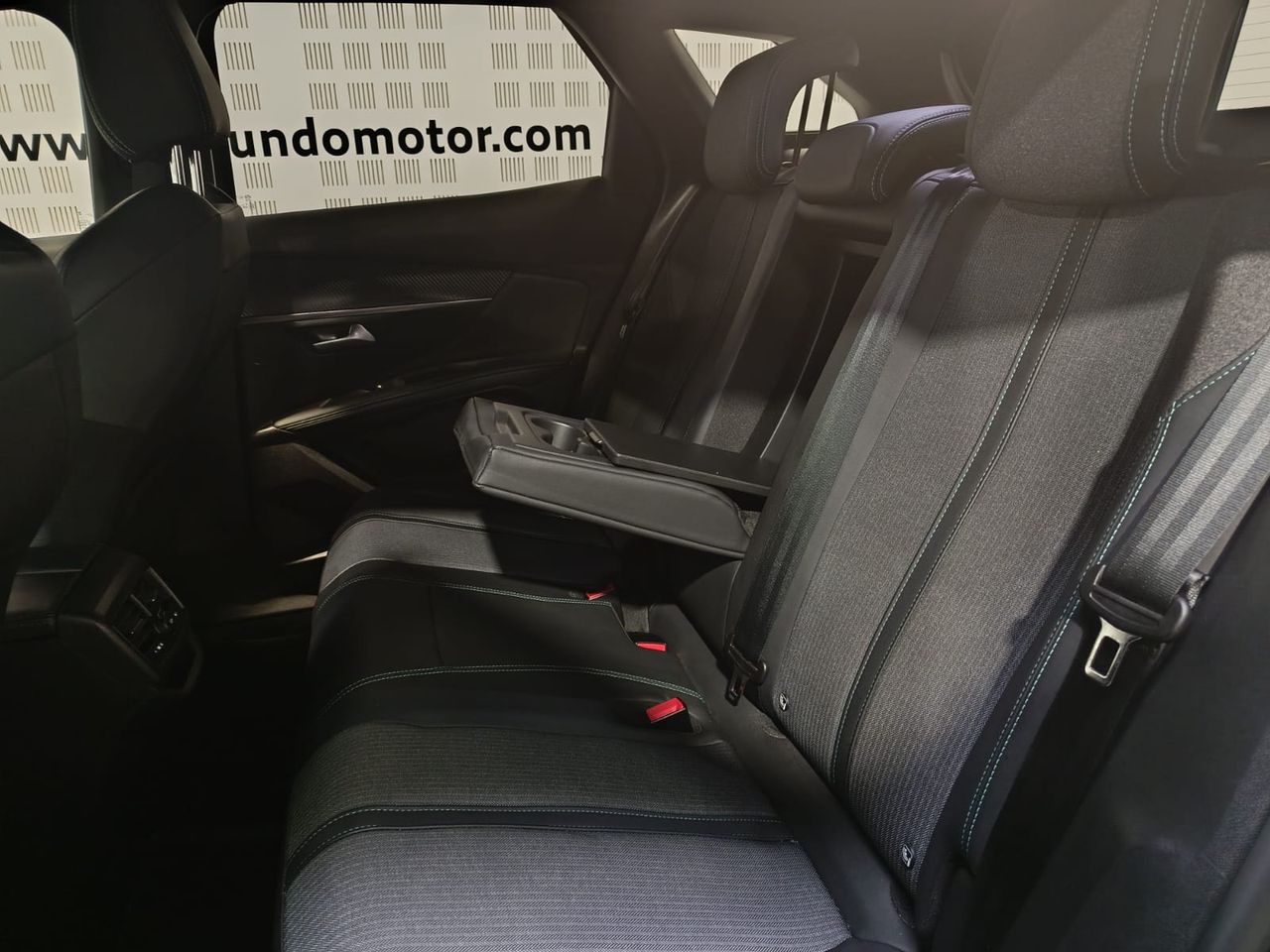 Peugeot 3008 Allure Pack PLUG-IN HYBRID 180 e-EAT8 - Foto 2