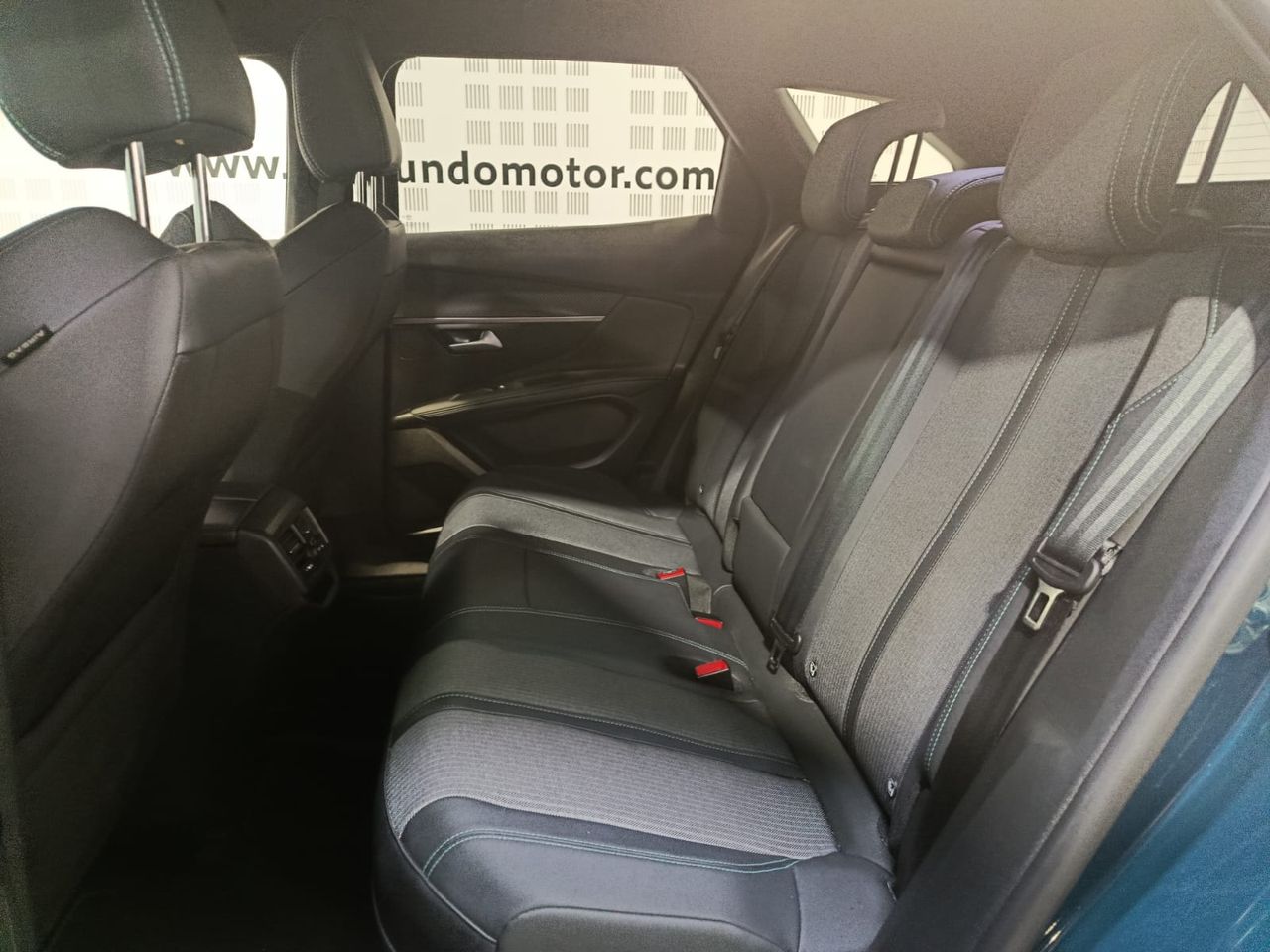 Peugeot 3008 Allure Pack PLUG-IN HYBRID 180 e-EAT8 - Foto 2