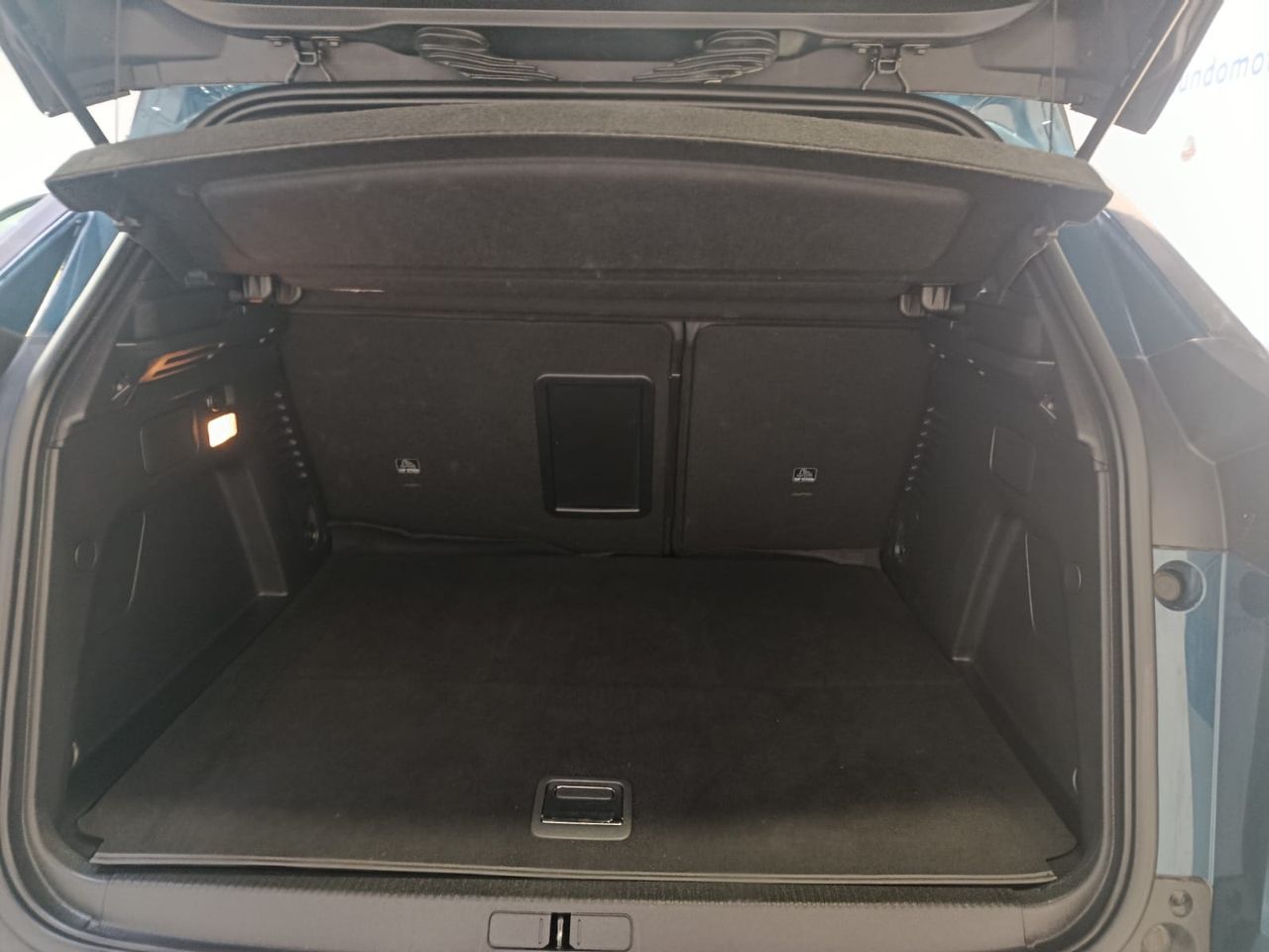 Peugeot 3008 Allure Pack PLUG-IN HYBRID 180 e-EAT8 - Foto 2