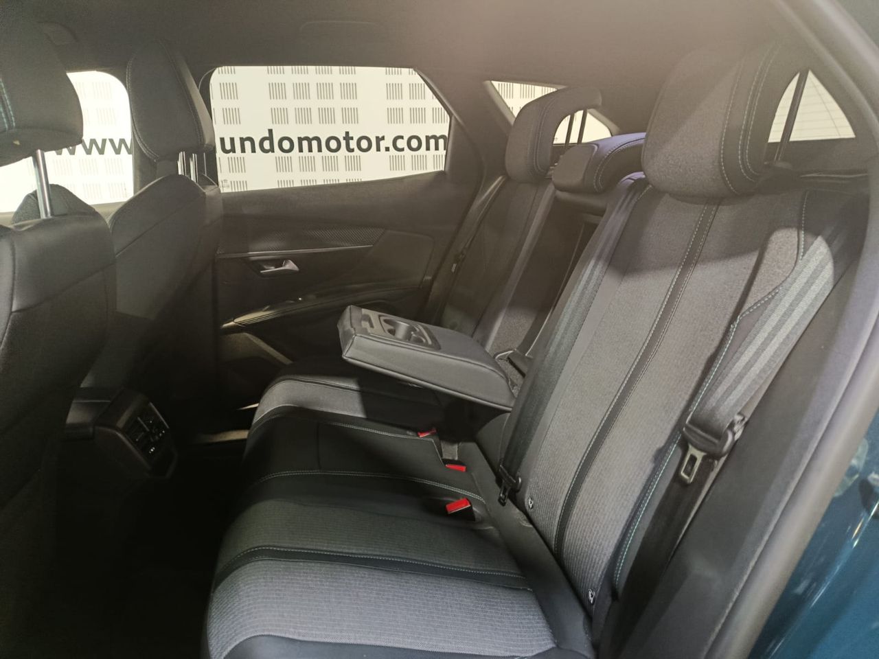 Peugeot 3008 Allure Pack PLUG-IN HYBRID 180 e-EAT8 - Foto 2