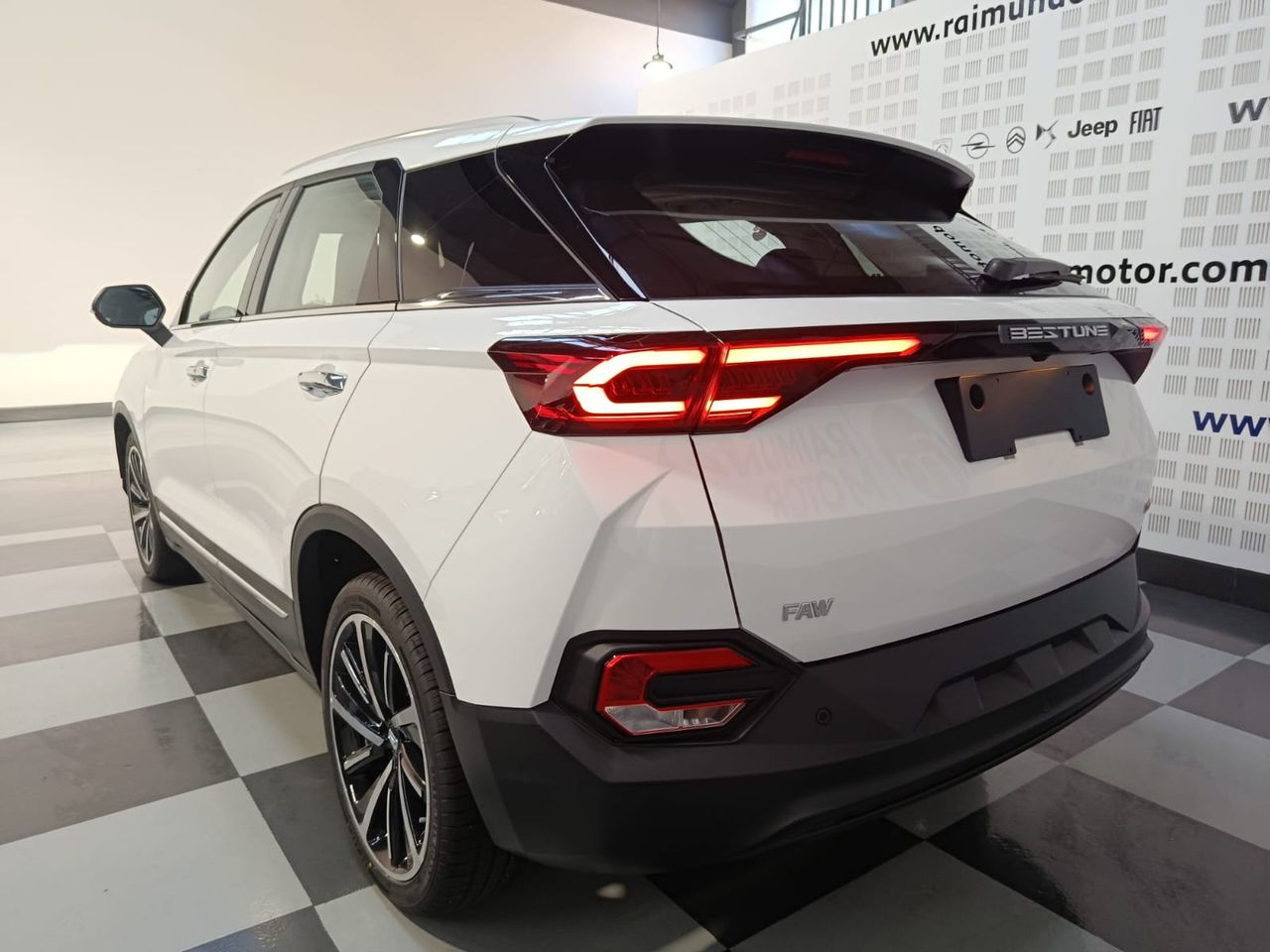 Bestune T77 1.5 160CV - Foto 2