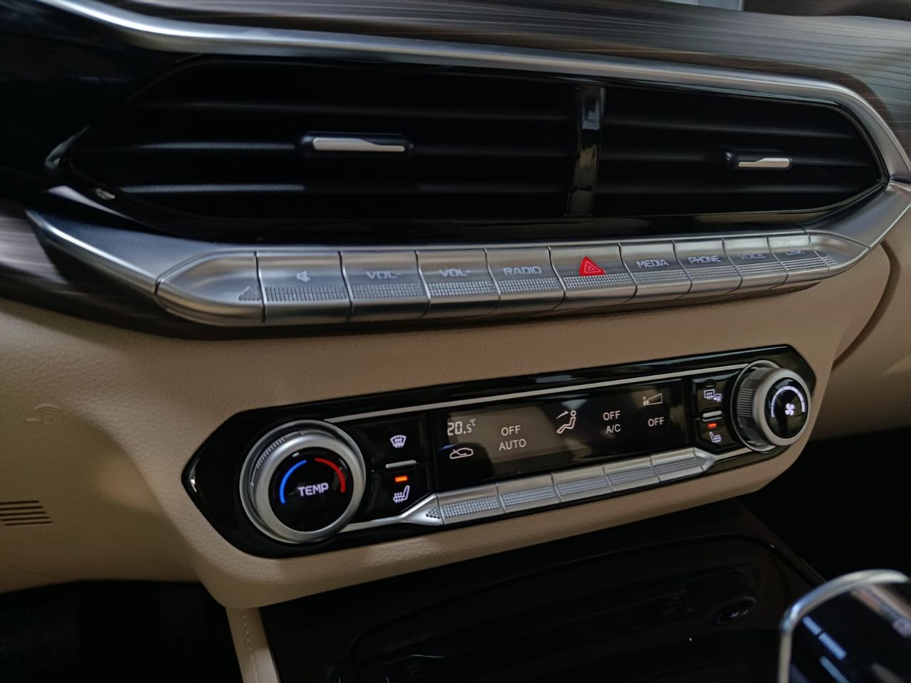 Bestune T77 1.5 160CV - Foto 2