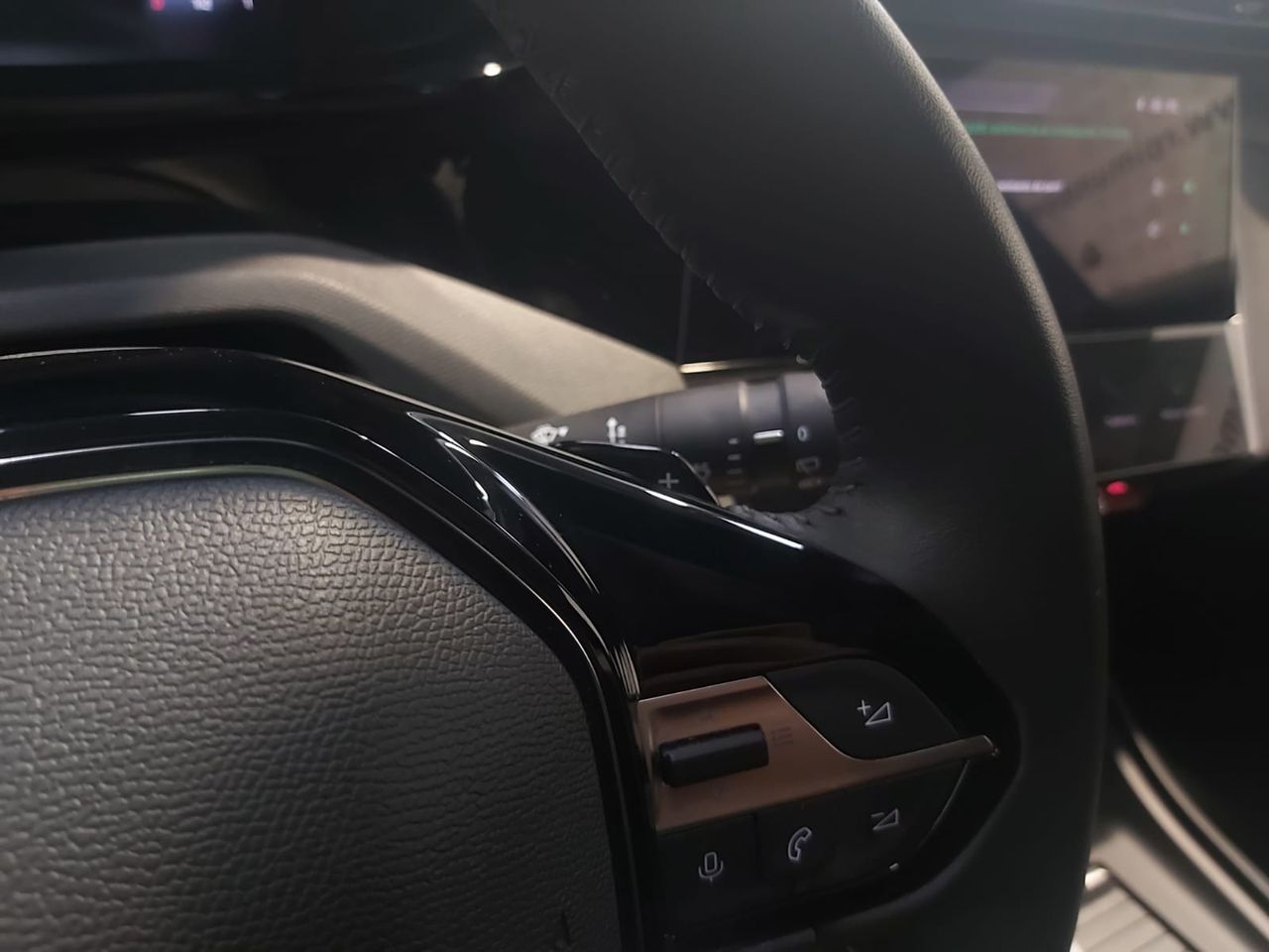 Peugeot 308 ALLURE BLUEHDI 130 CV EAT8 - Foto 2