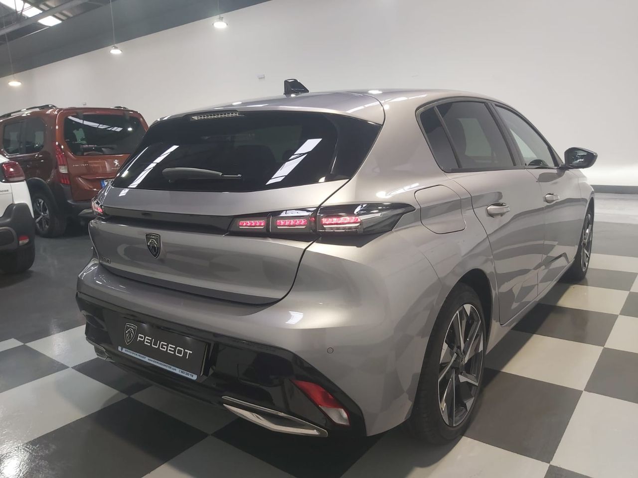 Peugeot 308 ALLURE BLUEHDI 130 CV EAT8 - Foto 2