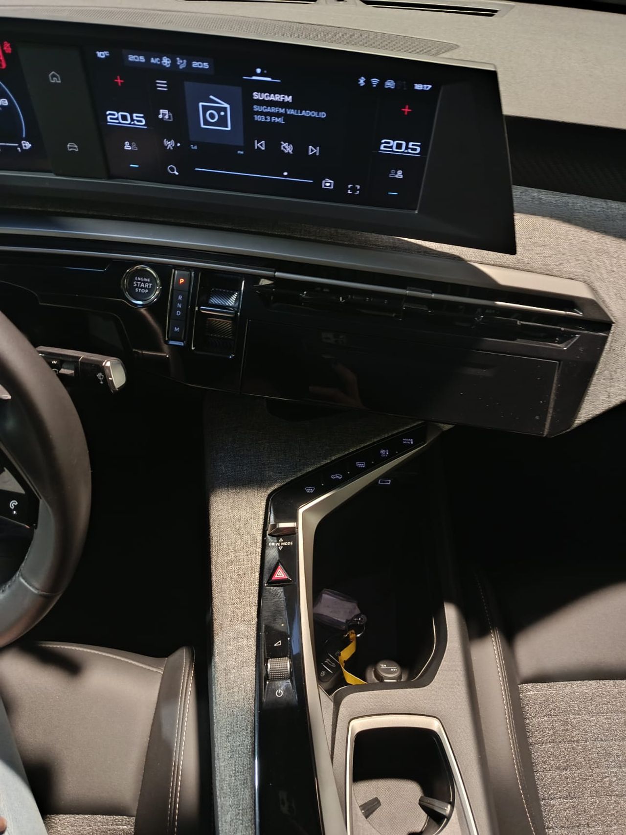 Peugeot 3008 Hybrid ALLURE 1.2T 145 CV - Foto 2