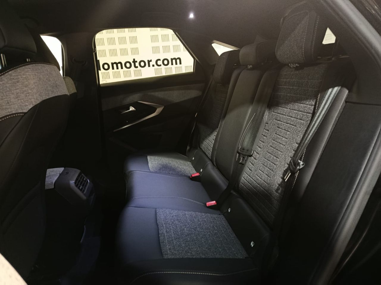 Peugeot 3008 Hybrid ALLURE 1.2T 145 CV - Foto 2