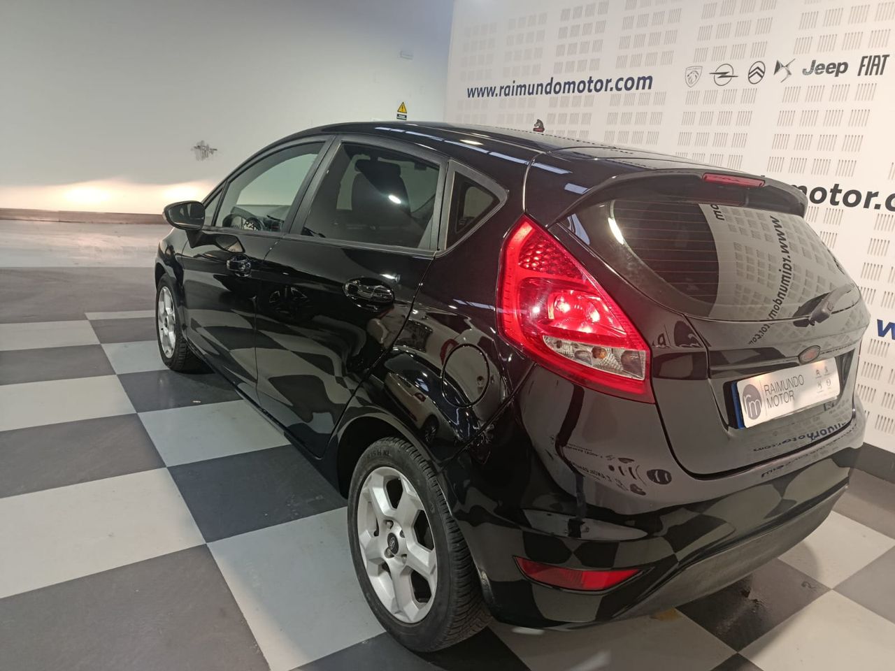 Ford Fiesta 5p Trend 1.4 TDCi 68 CV - Foto 2