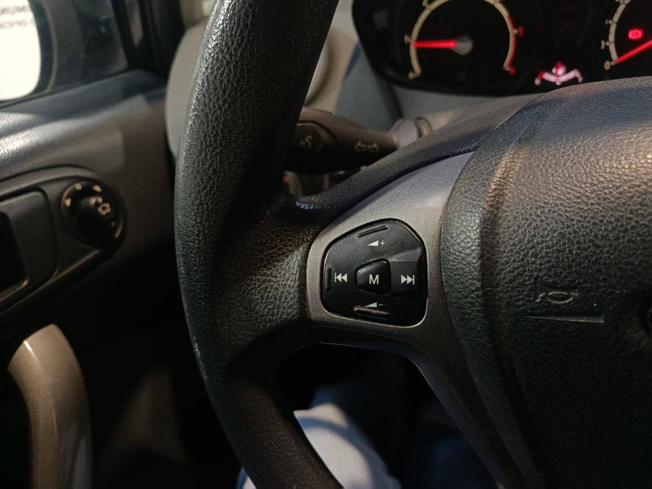 Ford Fiesta 5p Trend 1.4 TDCi 68 CV - Foto 2