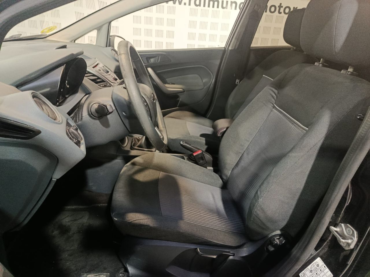 Ford Fiesta 5p Trend 1.4 TDCi 68 CV - Foto 2