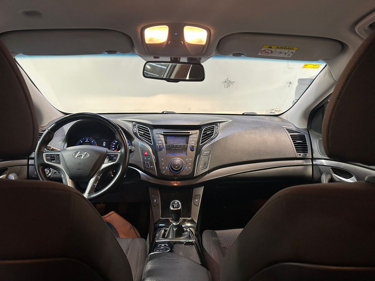 Hyundai i40 Sedán 1.7 CRDi 115 CV BlueDrive Essence - Foto 2