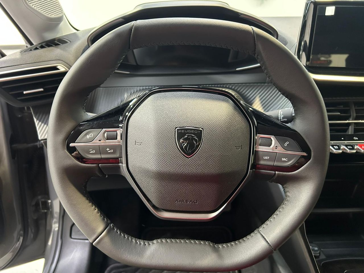 Peugeot 208 Allure Hybrid 100 e-DCS6 1.2T 110 CV - Foto 2