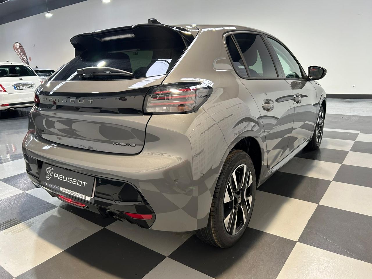 Peugeot 208 Allure Hybrid 100 e-DCS6 1.2T 110 CV - Foto 2