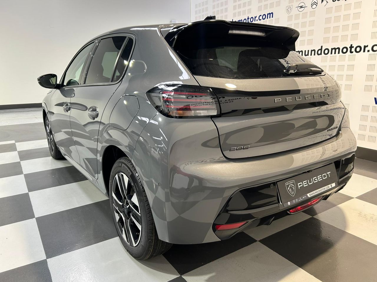 Peugeot 208 Allure Hybrid 100 e-DCS6 1.2T 110 CV - Foto 2