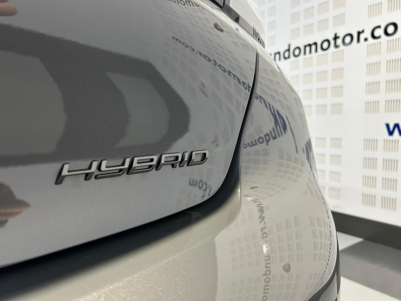 Peugeot 208 Allure Hybrid 100 e-DCS6 1.2T 110 CV - Foto 2