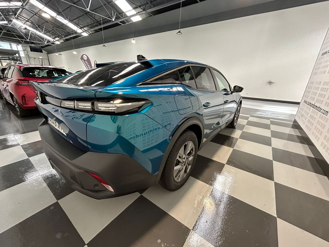 Peugeot 408 Allure Plug-In Hybrid 180 e-EAT8 - Foto 2