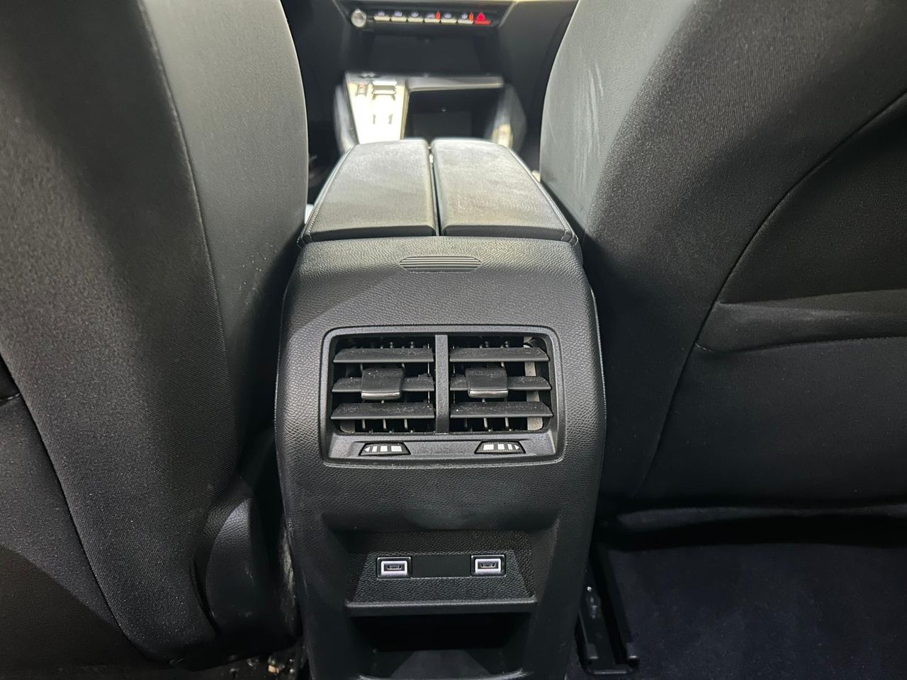 Peugeot 408 Allure Plug-In Hybrid 180 e-EAT8 - Foto 2