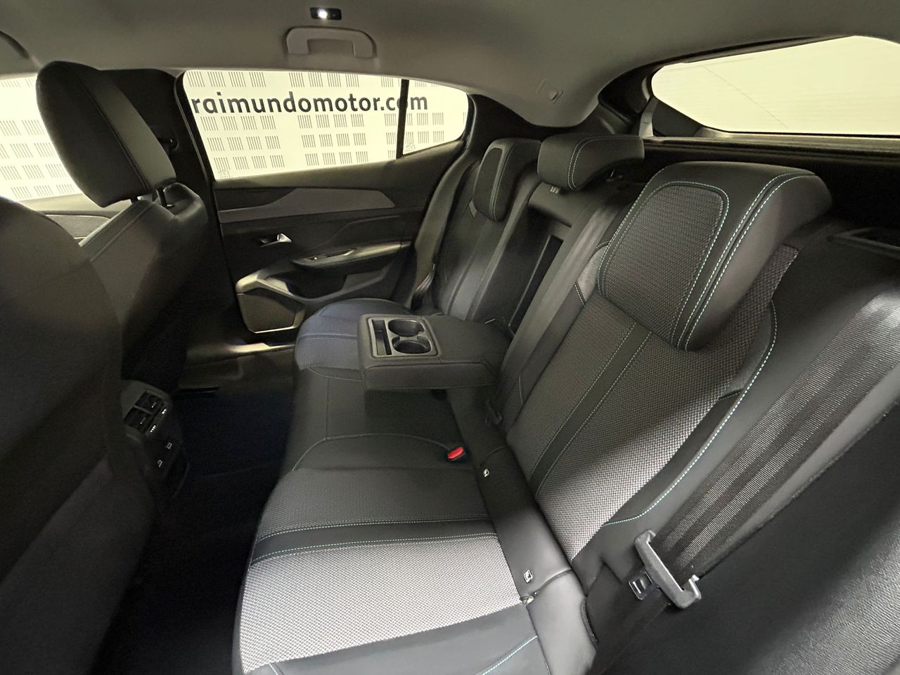 Peugeot 408 Allure Plug-In Hybrid 180 e-EAT8 - Foto 2