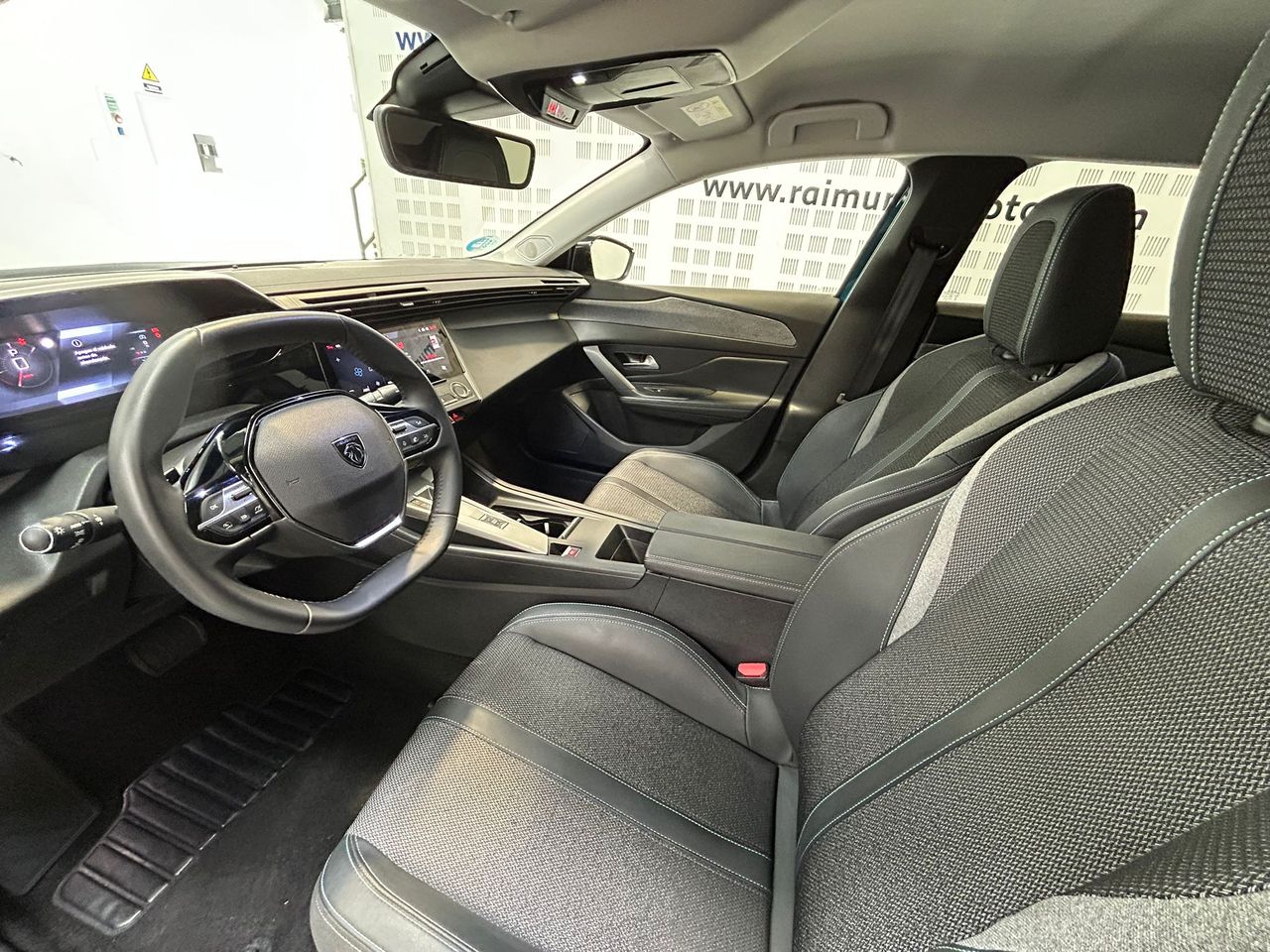 Peugeot 408 Allure Plug-In Hybrid 180 e-EAT8 - Foto 2