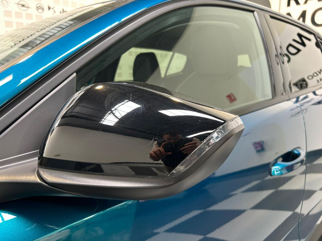 Peugeot 408 Allure Plug-In Hybrid 180 e-EAT8 - Foto 2